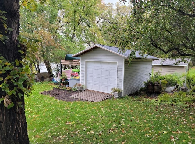 view of detached garage