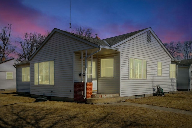 bungalow-style house featuring crawl space