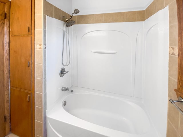 full bath with tub / shower combination