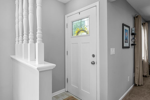 607 Adams St NE, Minneapolis, MN 55413 - foyer featuring baseboards