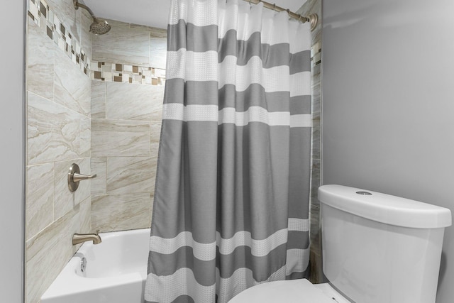 607 Adams St NE, Minneapolis, MN 55413 - full bathroom featuring toilet and shower / tub combo