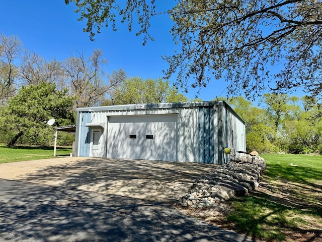 1001 1st Ave NW, Pelican Rapids, MN 56572 - detached garage with driveway