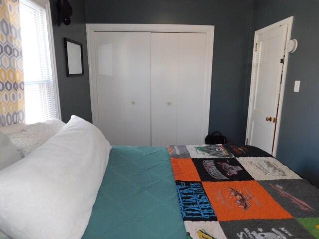 bedroom featuring a closet