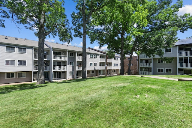 exterior space featuring a lawn