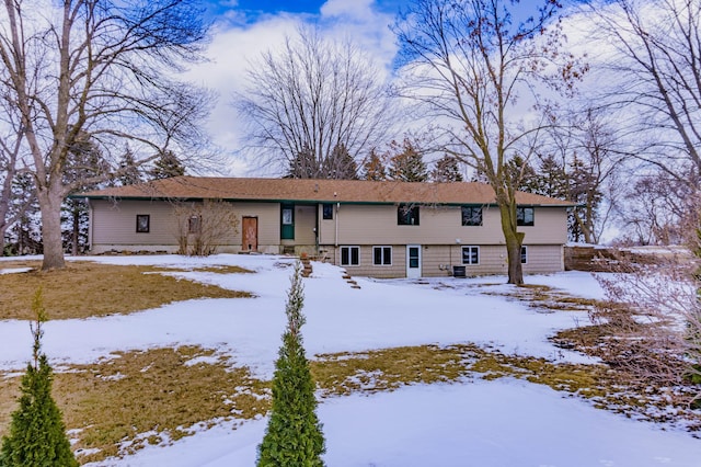 view of front of property