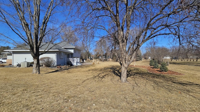 view of yard featuring cooling unit