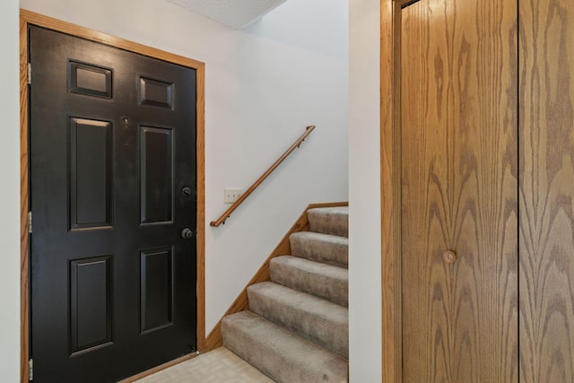 18884 Pennington Ave, Eden Prairie, MN 55346 - entryway featuring stairway