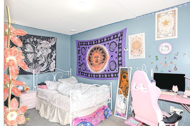 bedroom featuring carpet flooring