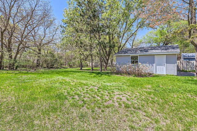 900 Park St, Anoka, MN 55303 - view of yard featuring an outdoor structure