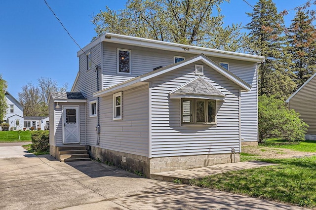 900 Park St, Anoka, MN 55303 - view of front of house with entry steps