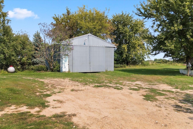 exterior space featuring an outbuilding