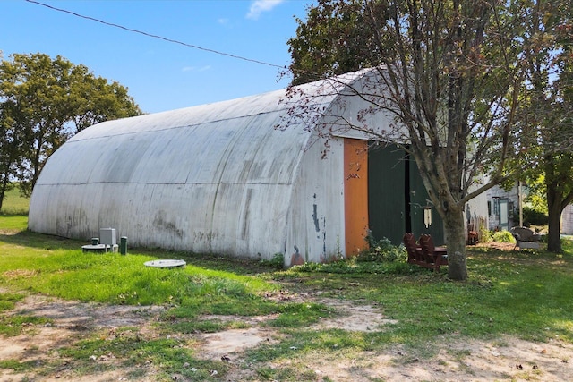 view of outdoor structure with an outdoor structure