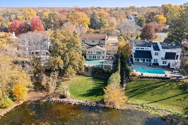 bird's eye view with a view of trees