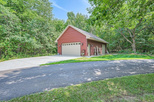 view of detached garage