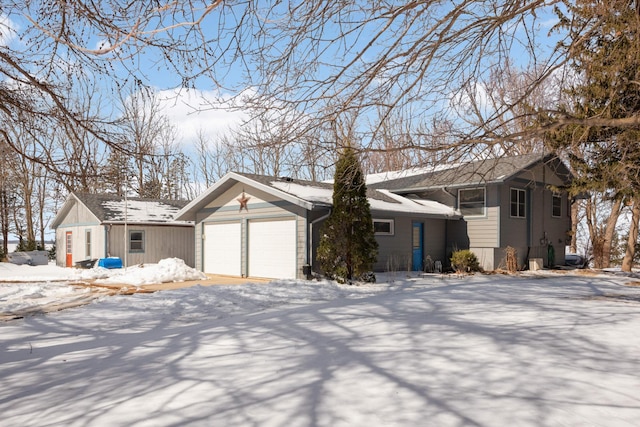 view of front of house featuring a garage