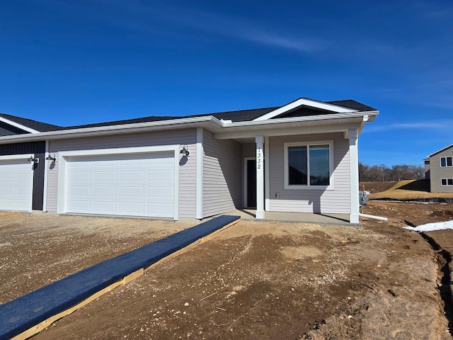 view of front facade featuring a garage