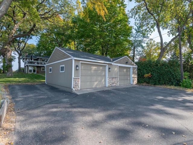 view of detached garage