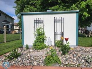 view of outdoor structure featuring an outdoor structure