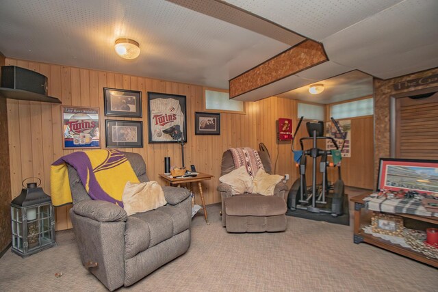 sitting room with carpet floors