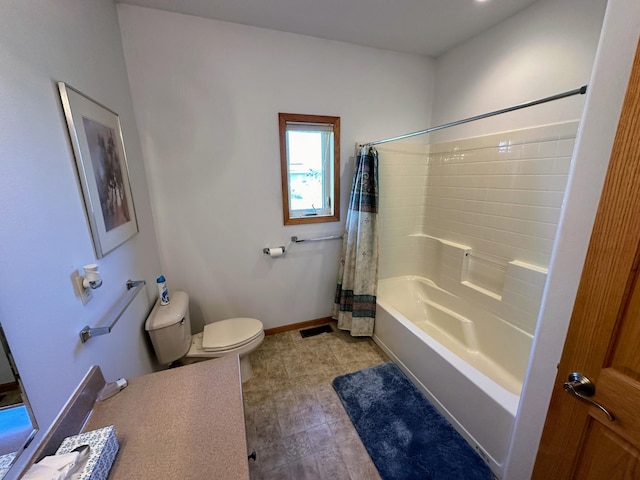 bathroom with visible vents, shower / bath combination with curtain, toilet, and baseboards