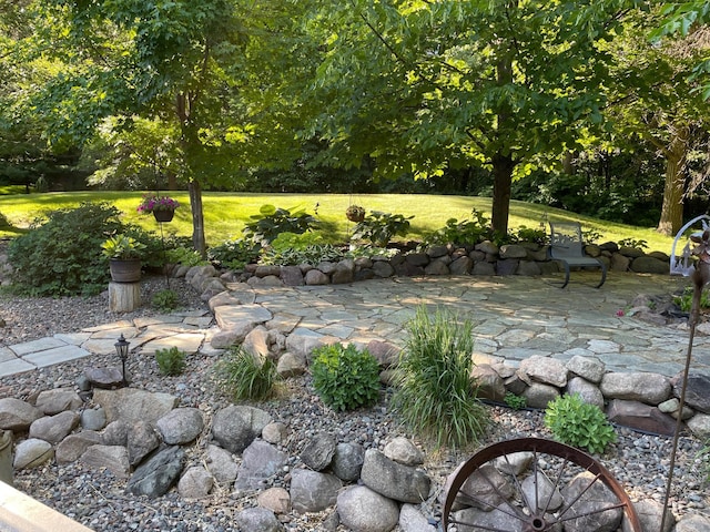 5492 Garden Hills Dr, Saint Augusta, MN 56301 - view of yard featuring a patio area