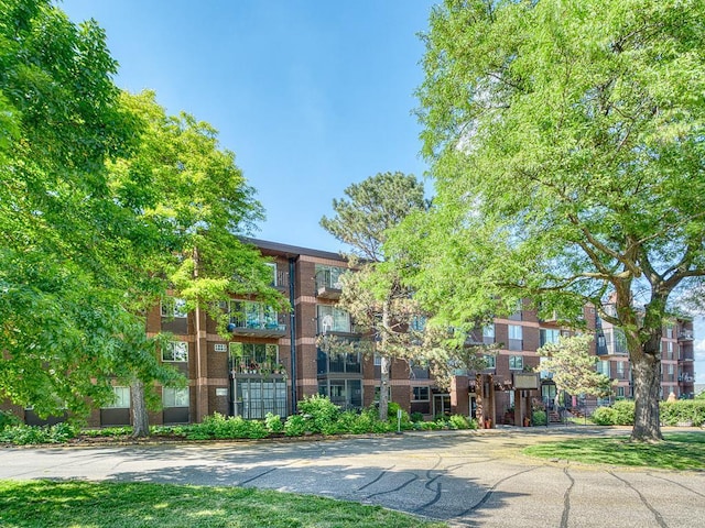 334 Cherokee Ave Unit 405, Saint Paul, MN 55107 - photo 1