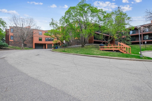8031 Xerxes Ave S Unit 225, Bloomington, MN 55431 - view of road with street lighting and curbs