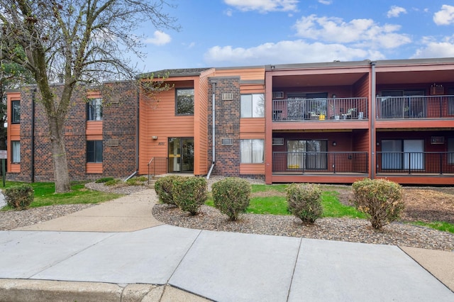 8031 Xerxes Ave S Unit 225, Bloomington, MN 55431 - view of building exterior