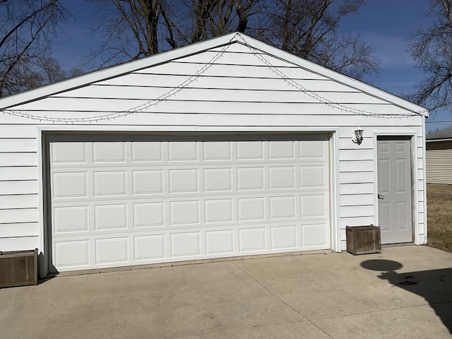 view of detached garage