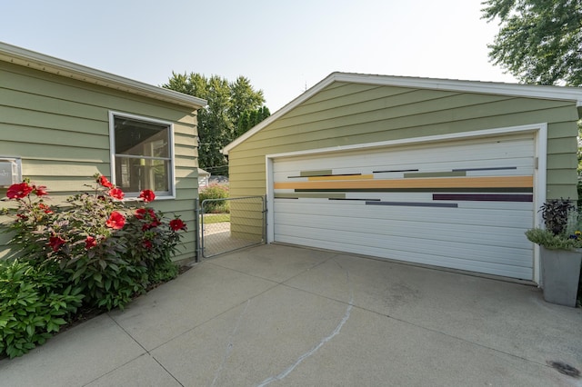 view of detached garage