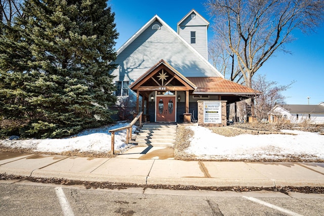 view of front of property