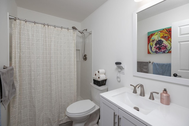 full bath with vanity, a shower with shower curtain, and toilet