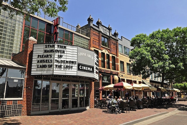 view of building exterior