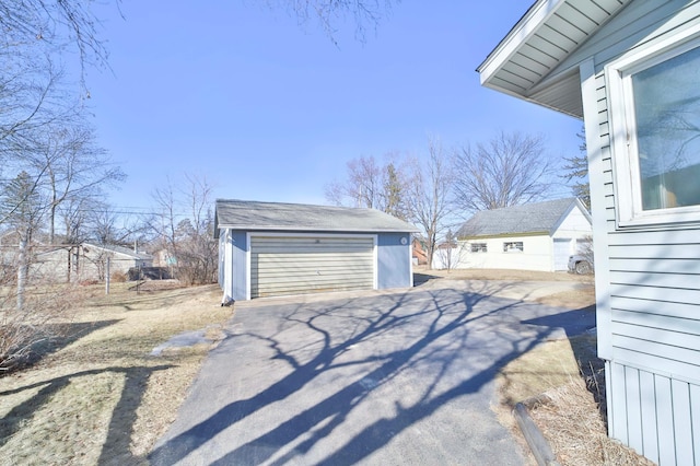 view of detached garage