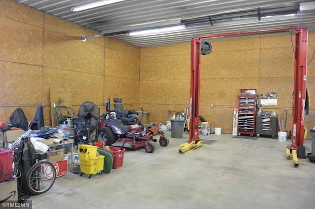 5501 70th St, Glencoe, MN 55336 - view of garage