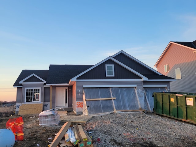 view of front facade featuring a garage