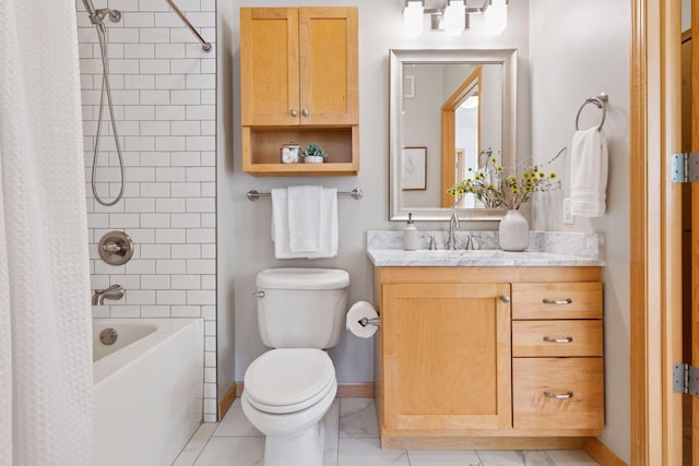 full bathroom featuring vanity, baseboards, shower / bathtub combination with curtain, and toilet