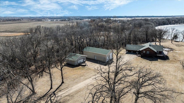 birds eye view of property featuring a rural view