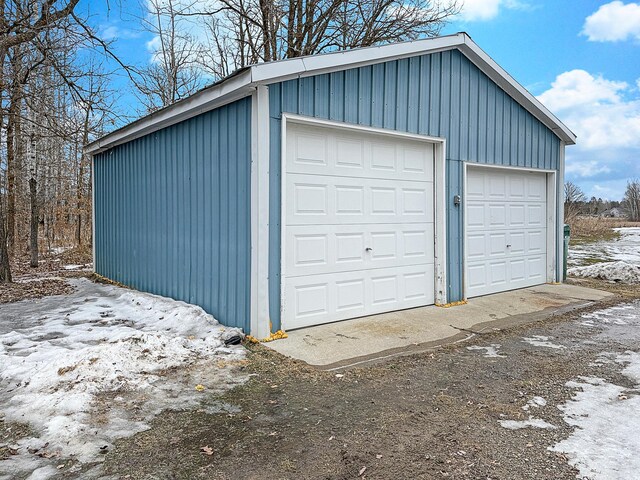 view of detached garage