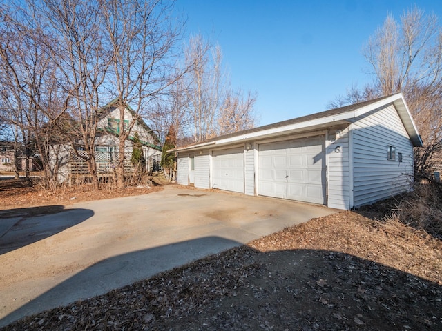 view of detached garage