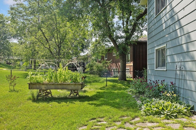 view of yard featuring fence