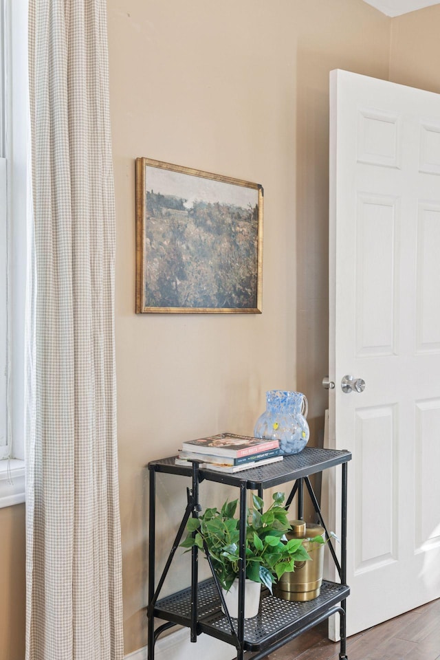 interior details with wood finished floors