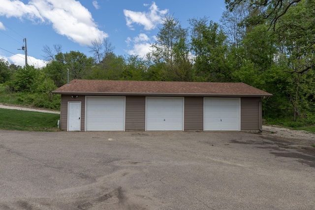 809 60th Ave SW, Rochester, MN 55902 - view of detached garage