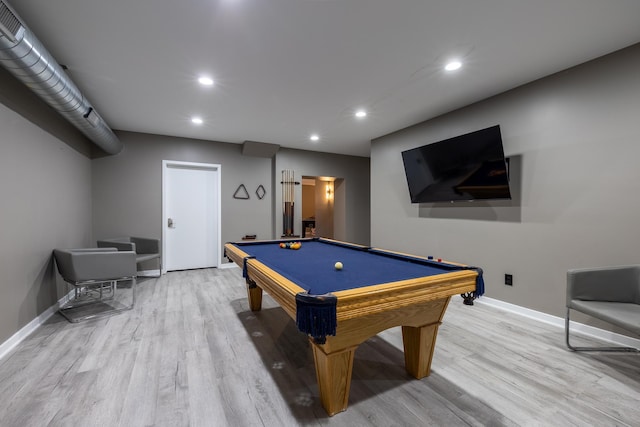 recreation room featuring billiards, recessed lighting, light wood-style floors, and baseboards