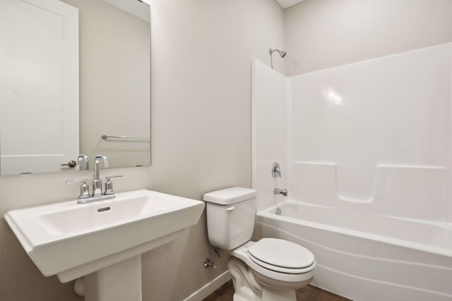 9184 62nd St S, Cottage Grove, MN 55016 - full bath with bathing tub / shower combination and wood finished floors
