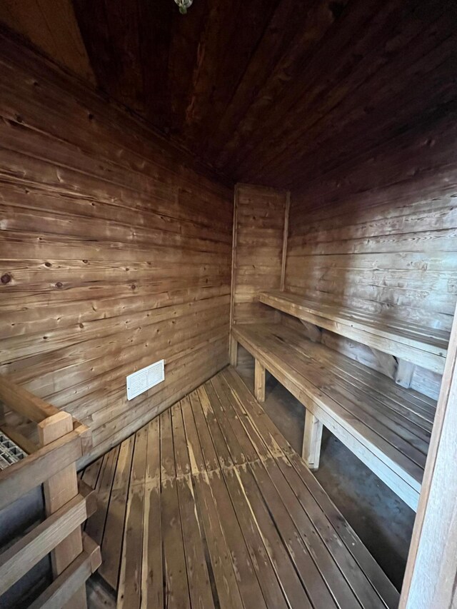 view of sauna / steam room