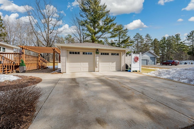 view of detached garage