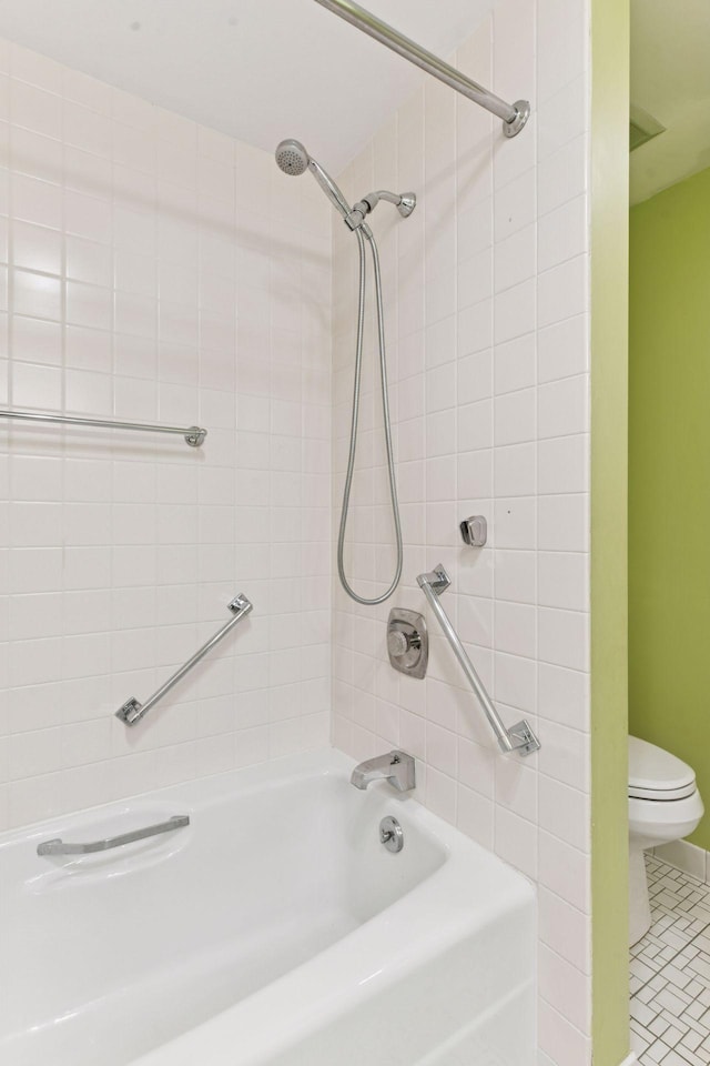 3200 Bde Maka Ska Pkwy Unit 302, Minneapolis, MN 55416 - full bath featuring toilet and tub / shower combination