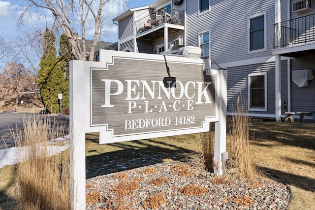 view of community / neighborhood sign