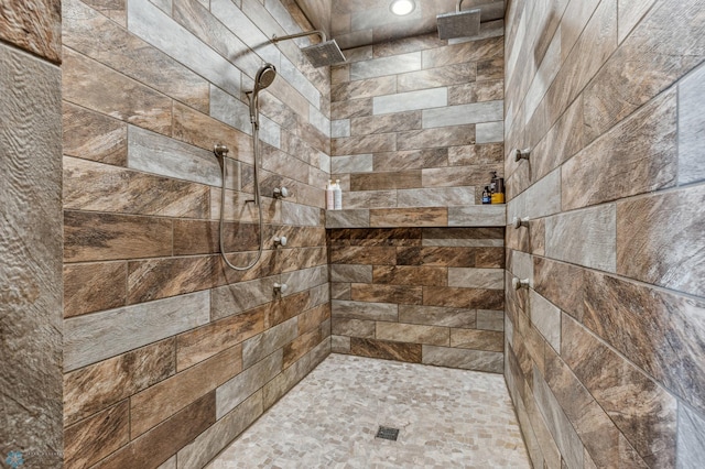 bathroom featuring tiled shower